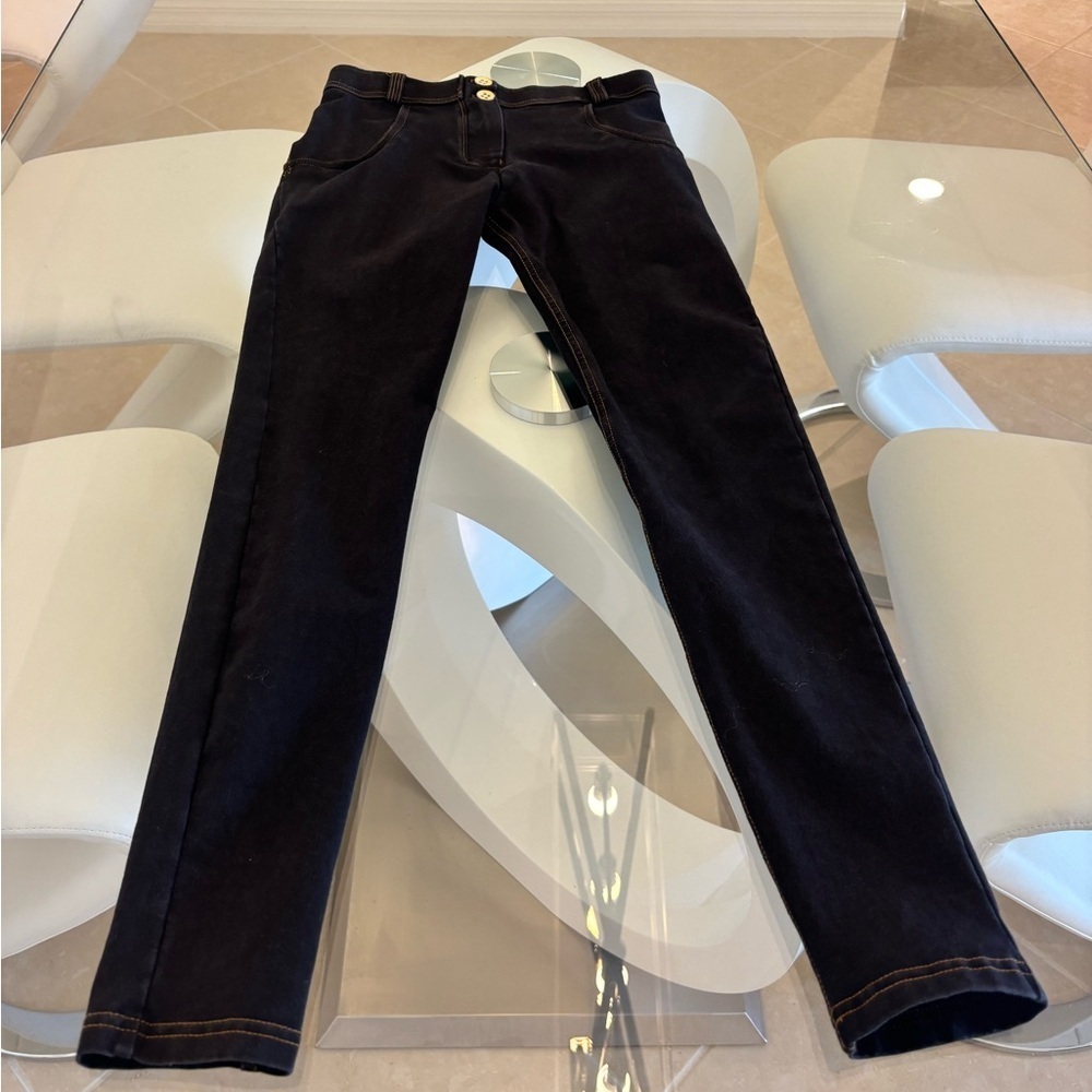 Best Yoga Pants Low Rise Skinny leg Very Skinny & Stretch.